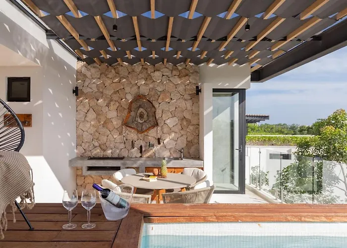 Ixchel Luxury Ph Priv Rooftop Pool 150 Wifi